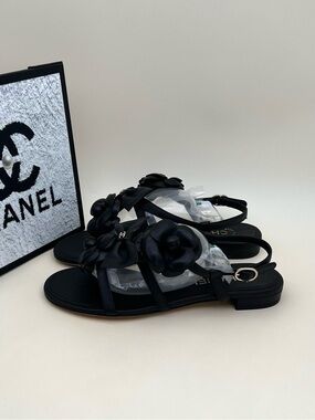 🚩steal CHANEL Black Camellia Leather Flat Slingback Sandals